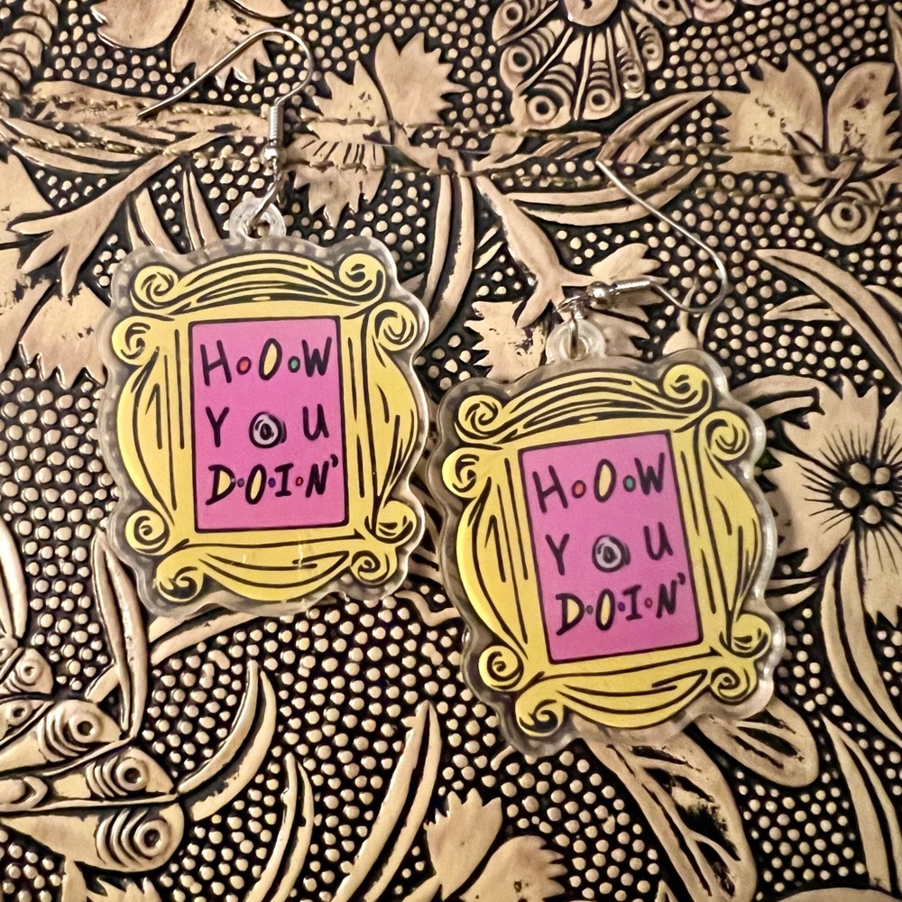 FRIENDS EARRINGS